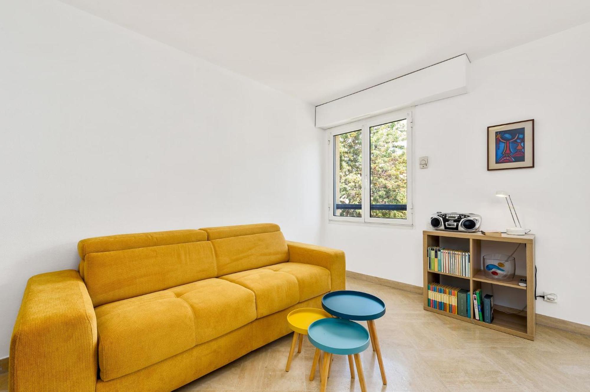 Splendide 2 Pieces Vue Jardin, Calme, Plein Centre Apartment
