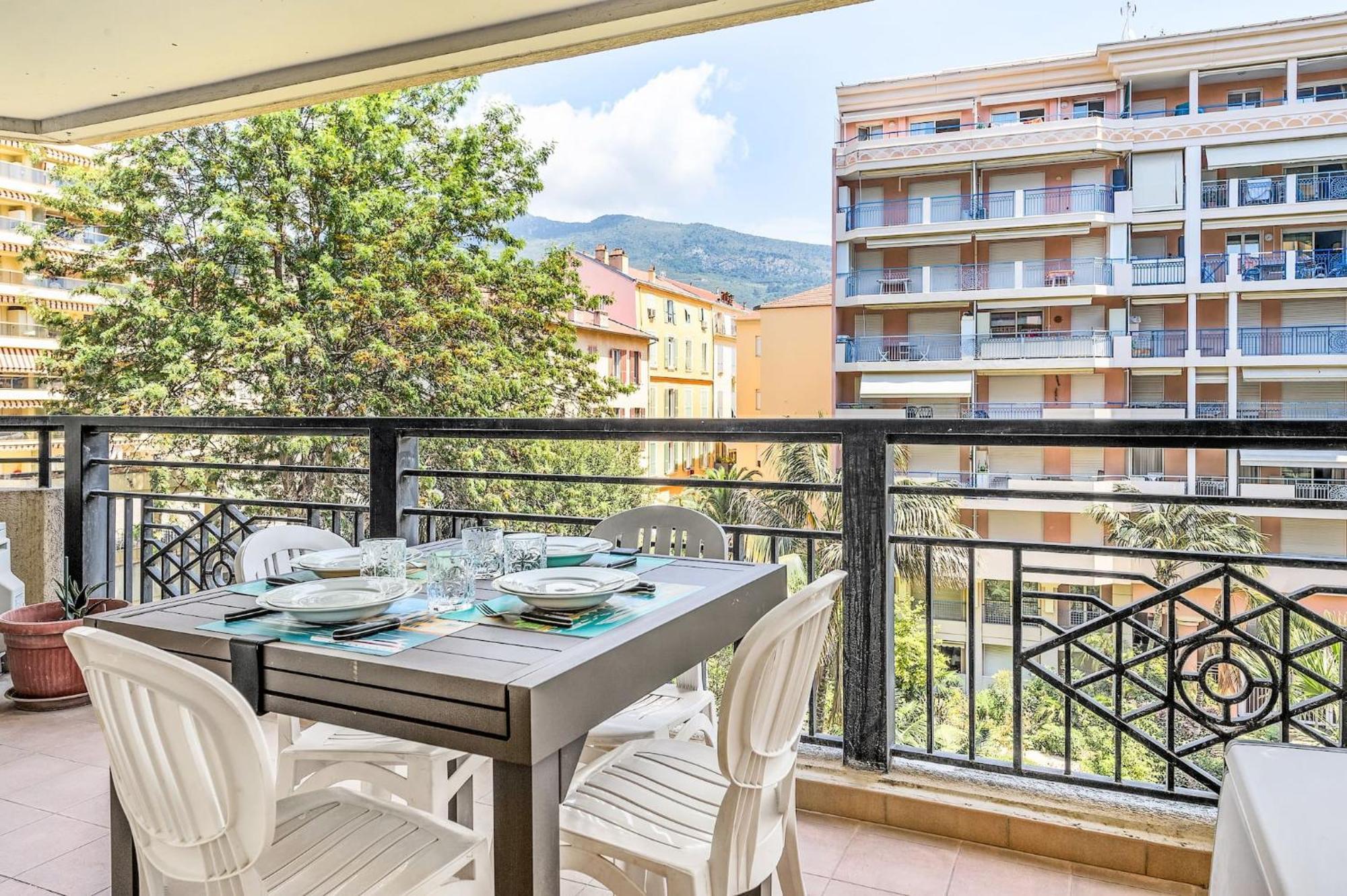 Apartment Splendide 2 Pieces Vue Jardin, Calme, Plein Centre Menton