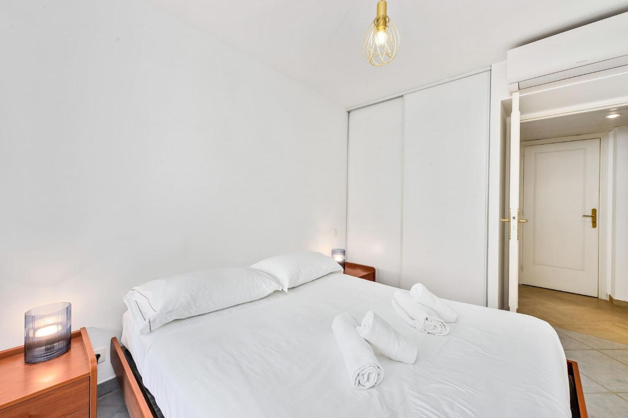 Splendide 2 Pieces Vue Jardin, Calme, Plein Centre Apartment